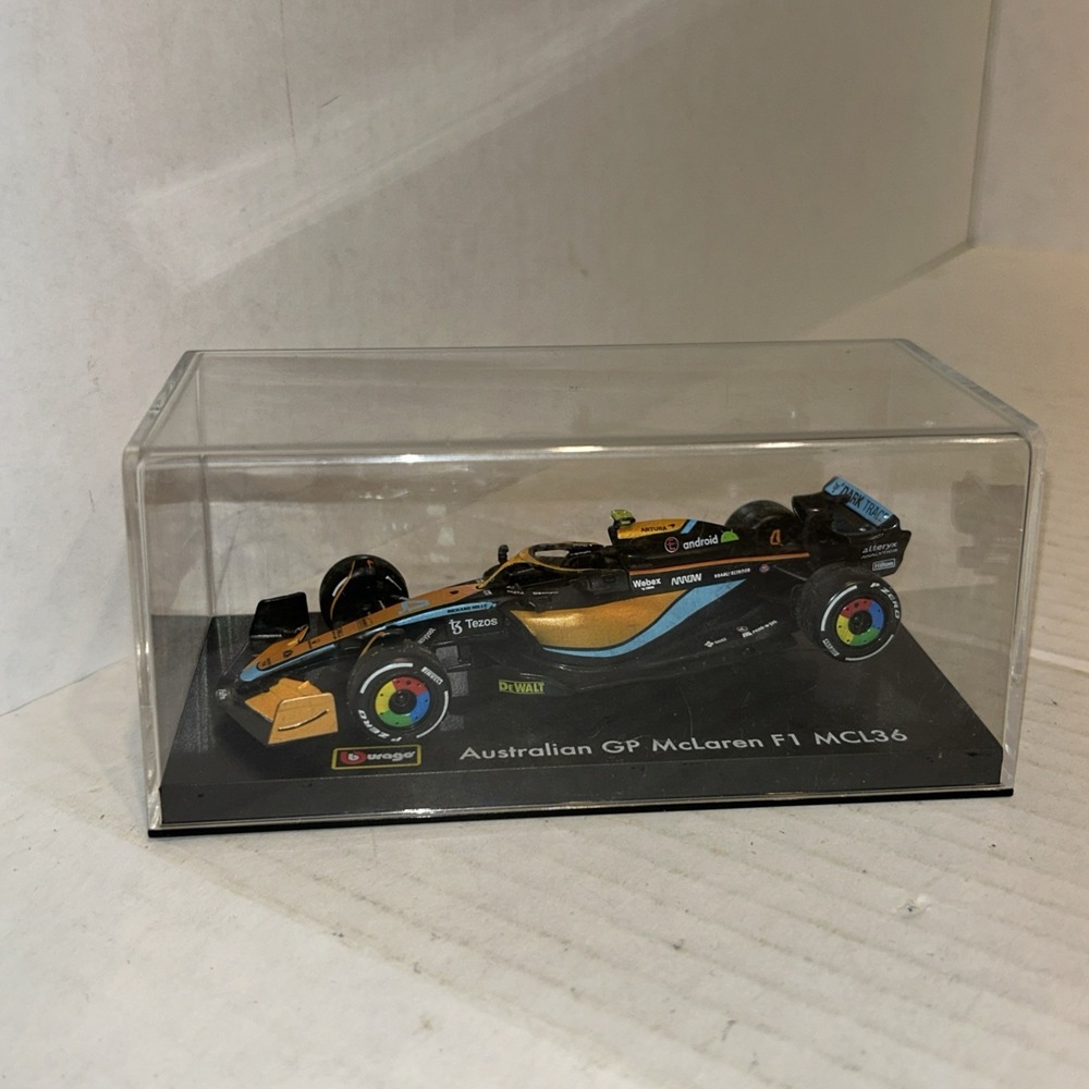 McLaren MCL36, #4 Lando Norris  F1 2022, Bburago  Hardcase mit Fahrer 1:43‎